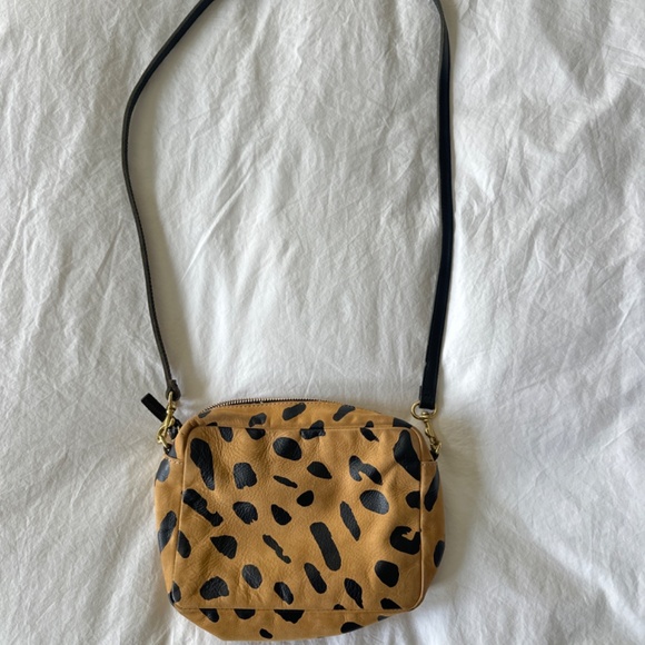 Clare v cheetah midi sac - Picture 3 of 3